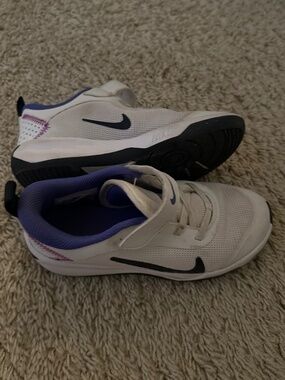 Nike girl’s sneakers
